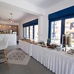 Akroyiali Hotell 2*