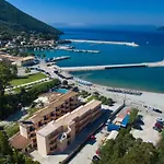 Akroyiali Hotell 2*