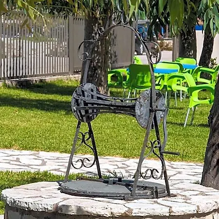 Akroyiali 2* Vasiliki (Lefkada)