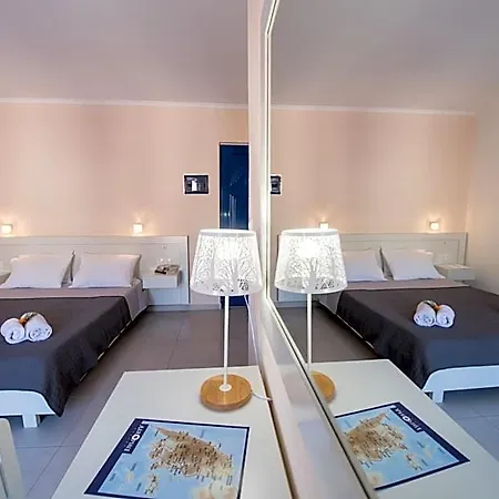 Akroyiali Hotel 2*