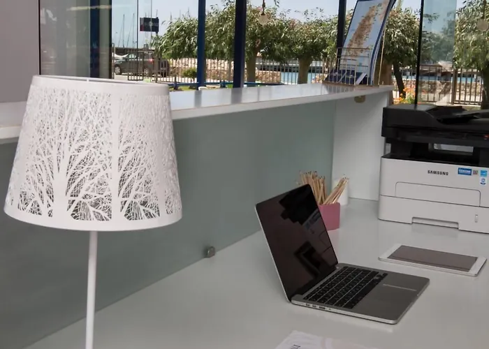 Akroyiali 2* Vasiliki (Lefkada)