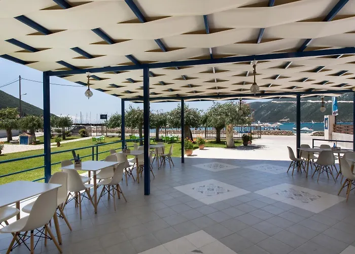 Akroyiali 2* Vasiliki (Lefkada)