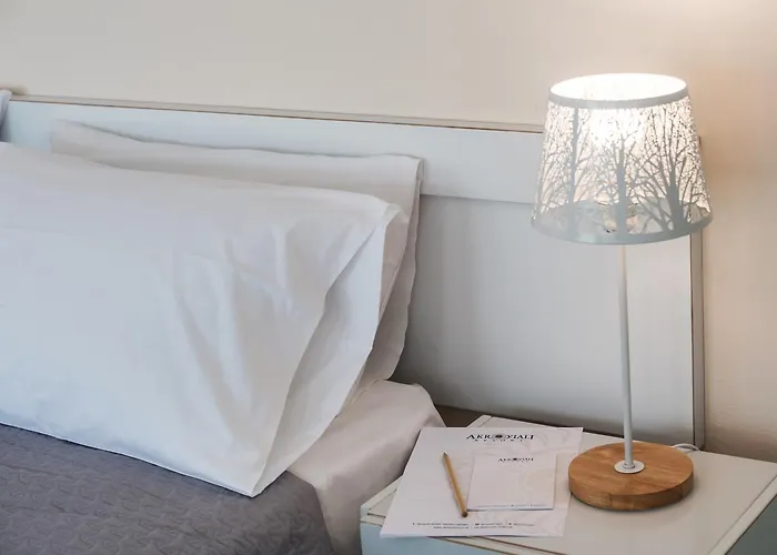 Akroyiali 2* Vasiliki (Lefkada)