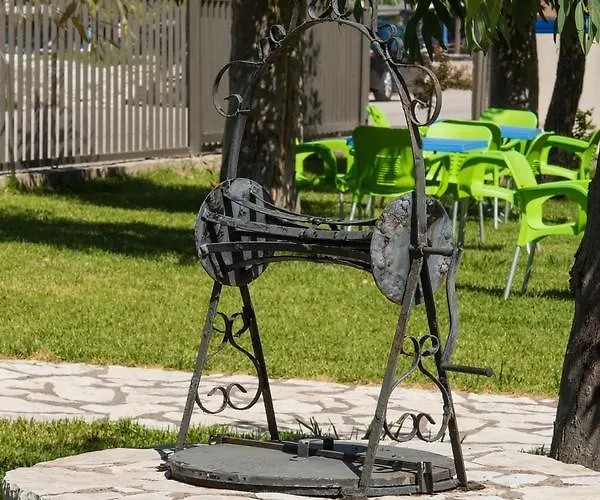 Akroyiali Βασιλική